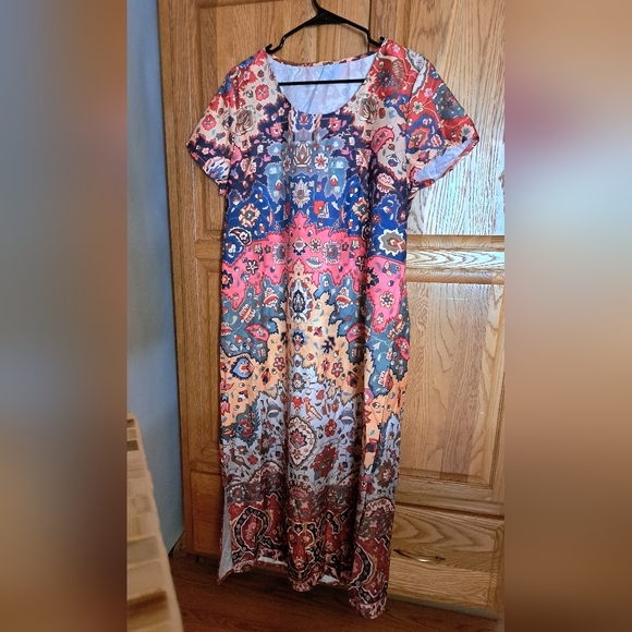 unbranded Dresses & Skirts - Pretty New dress size 14/16 bust 44 lightweight 48" long